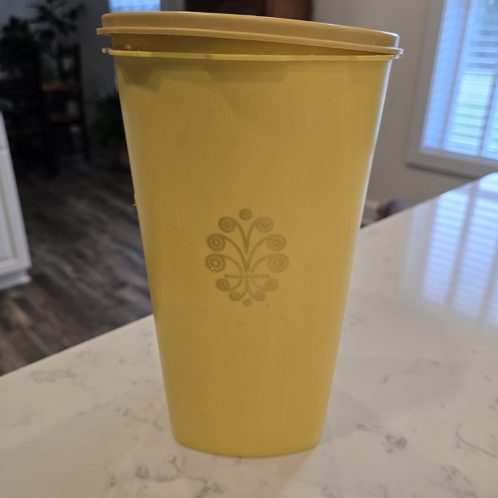 Tupperware Sunshine Yellow Cup